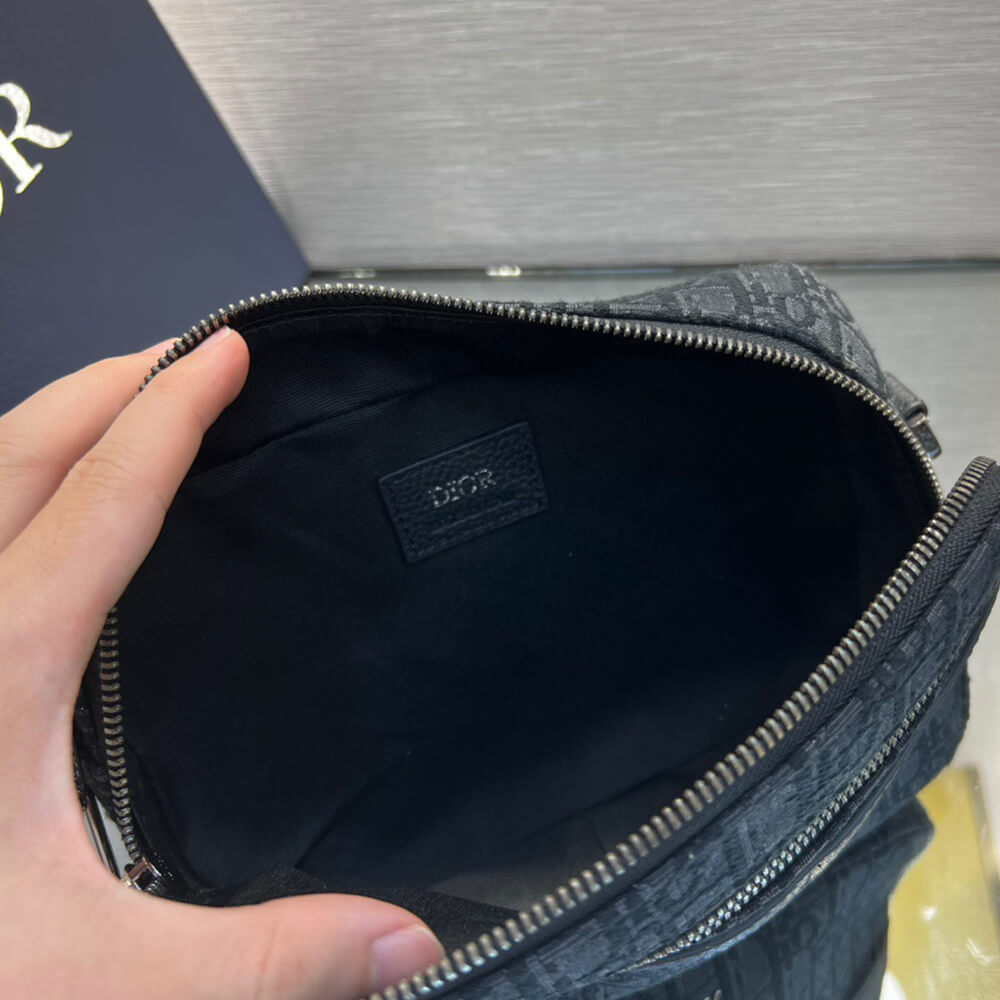 D*or safari messenger bag