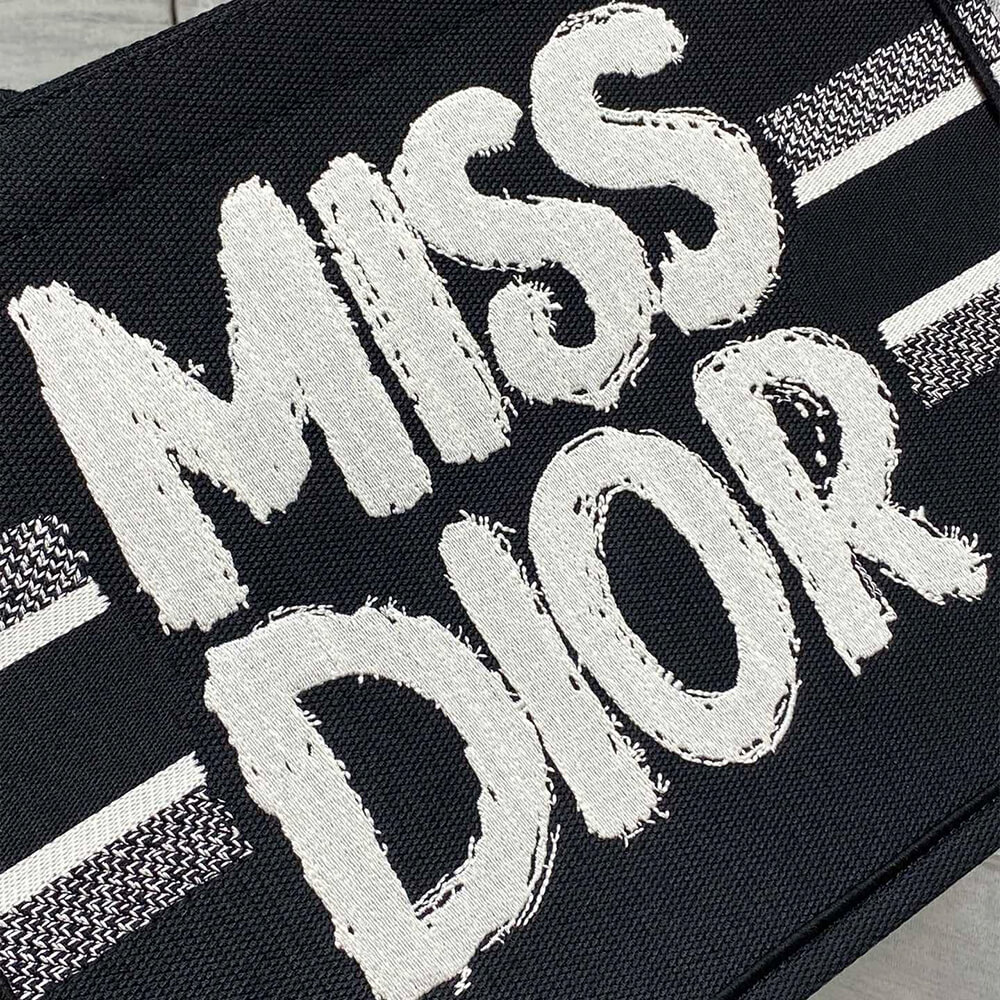 medium D*or book tote