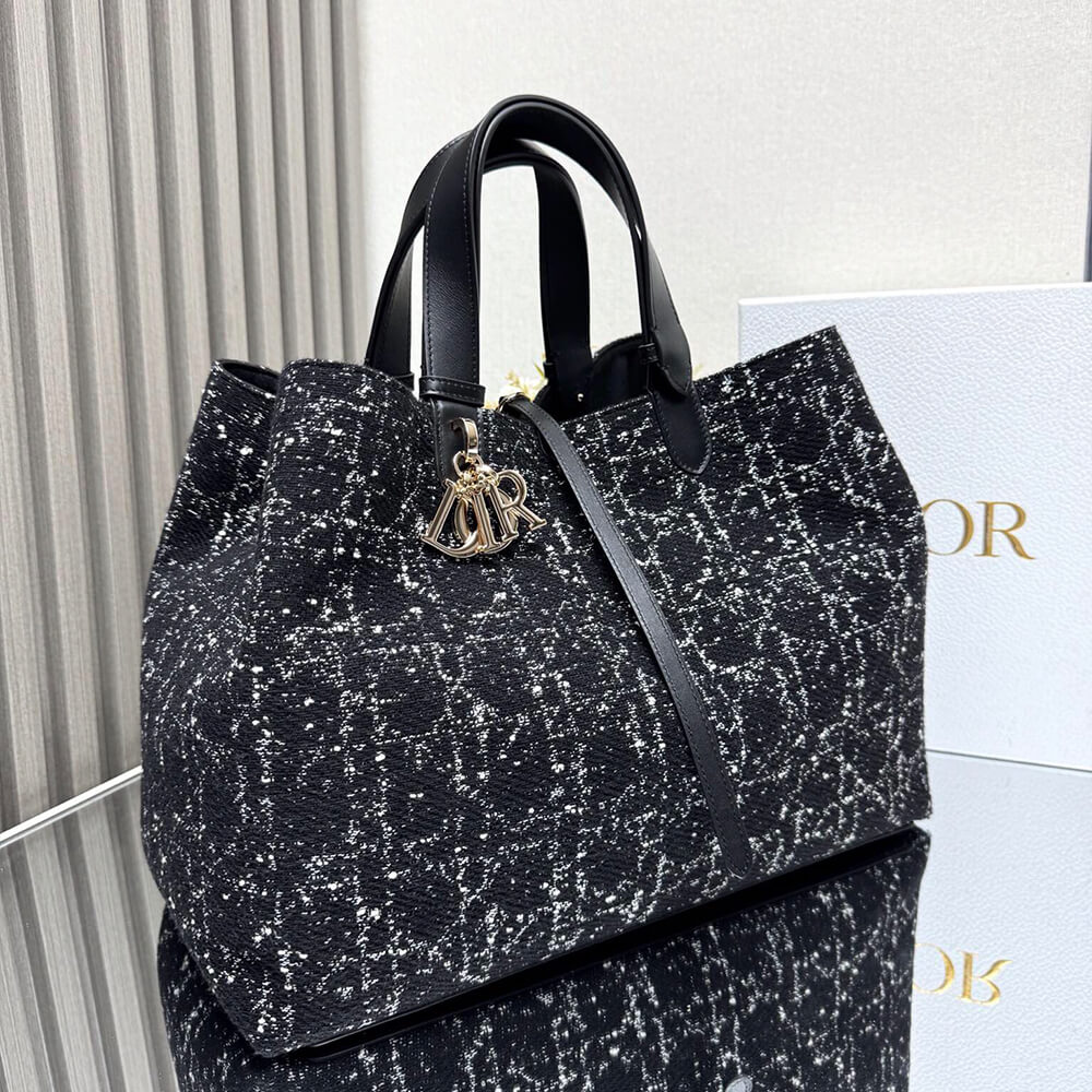 large D*or toujours bag