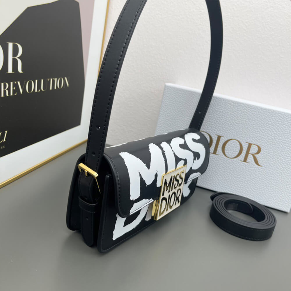 miss D*or flap bag