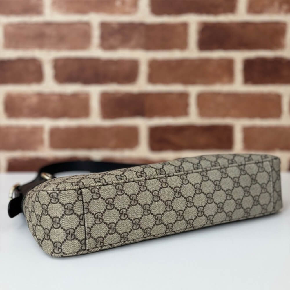 GG Emblem medium shoulder bag