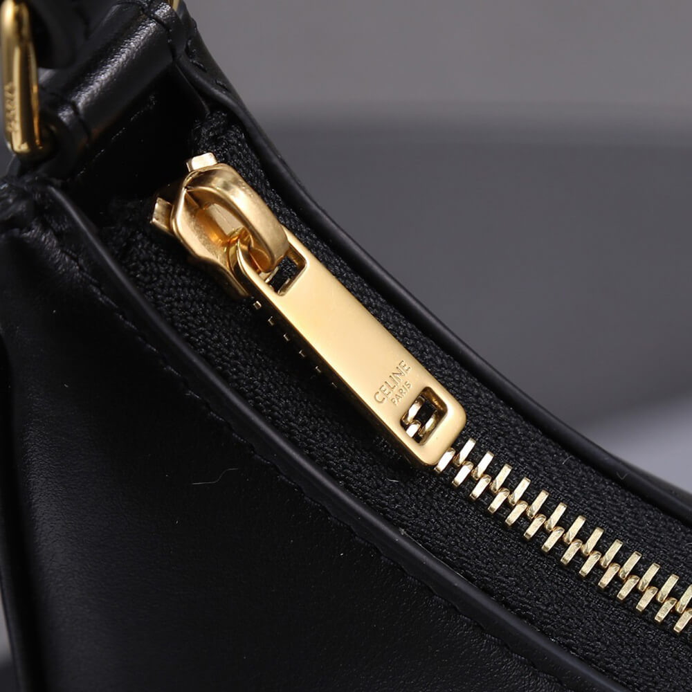 Ce**e medium ava triomphe bag in smooth calfskin